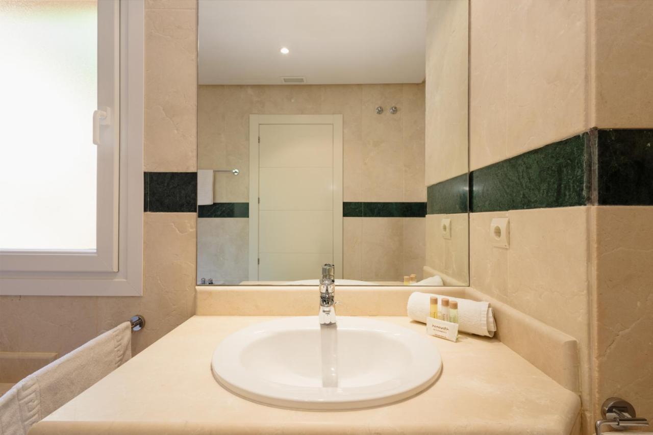 Penthouse With Sea And Views, Nueva Andalucia, *