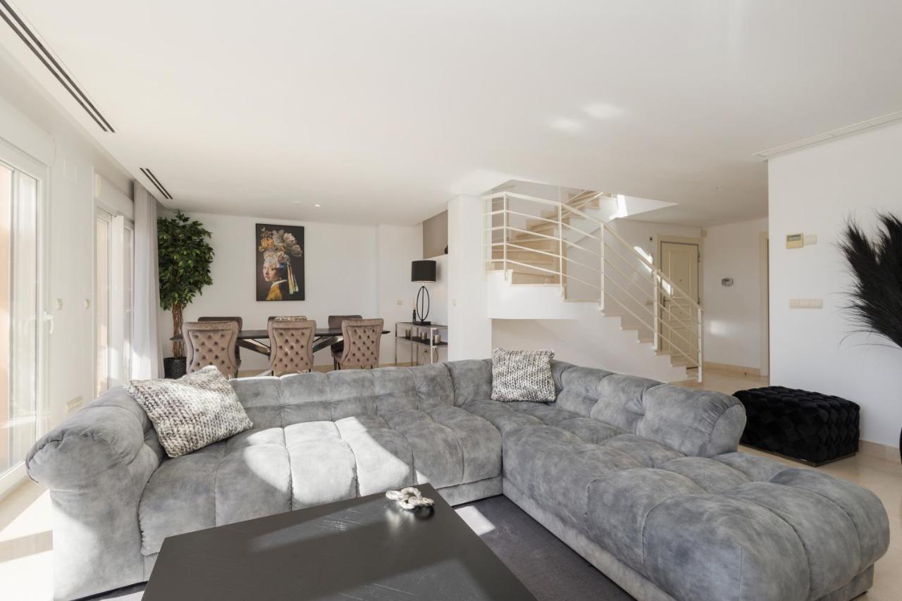 Penthouse With Sea And Views, Nueva Andalucia, Apartment