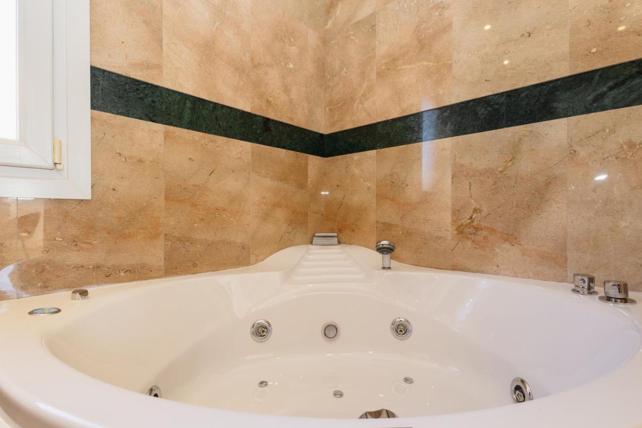 Penthouse With Sea And Views, Nueva Andalucia, Apartment